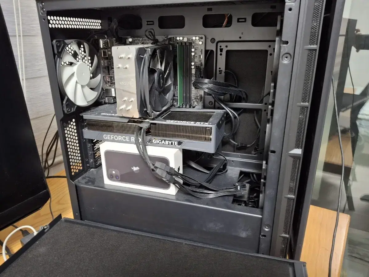 4070ti 라이젠 7600 pc 본체 팝니다.